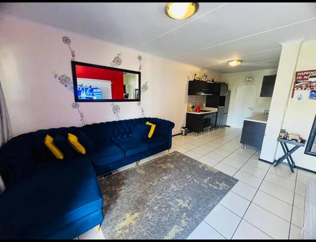 2 BEDROOM APARTMENT FOR SALE IN OAKDENE